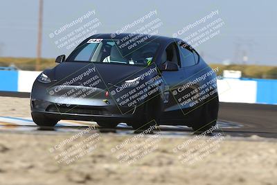 media/Nov-08-2025-Speed Ventures (Sat) [[1c7a6332f5]]/TC B/Session 3 (Turn 1)/